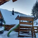 Stylovy Zrub Martina A S Kupacou Kadou A Detskym Ihriskom! Alpehytte