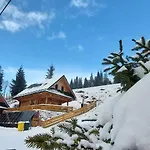 Stylovy Zrub Martina A S Kupacou Kadou A Detskym Ihriskom! Ždiar
