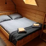 Stylovy Zrub Martina A S Kupacou Kadou A Detskym Ihriskom! * Ždiar