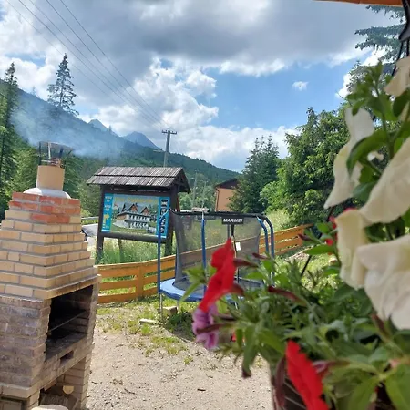 Stylovy Zrub Martina A S Kupacou Kadou A Detskym Ihriskom! Dağ evi