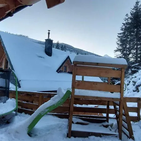 Stylovy Zrub Martina A S Kupacou Kadou A Detskym Ihriskom! Alpesi faház